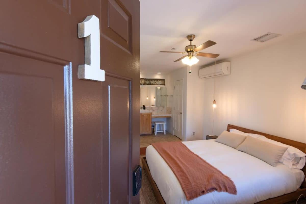 Renovated Lodge - Room 1 With Pool Access Joshua Tree Εξωτερικό φωτογραφία